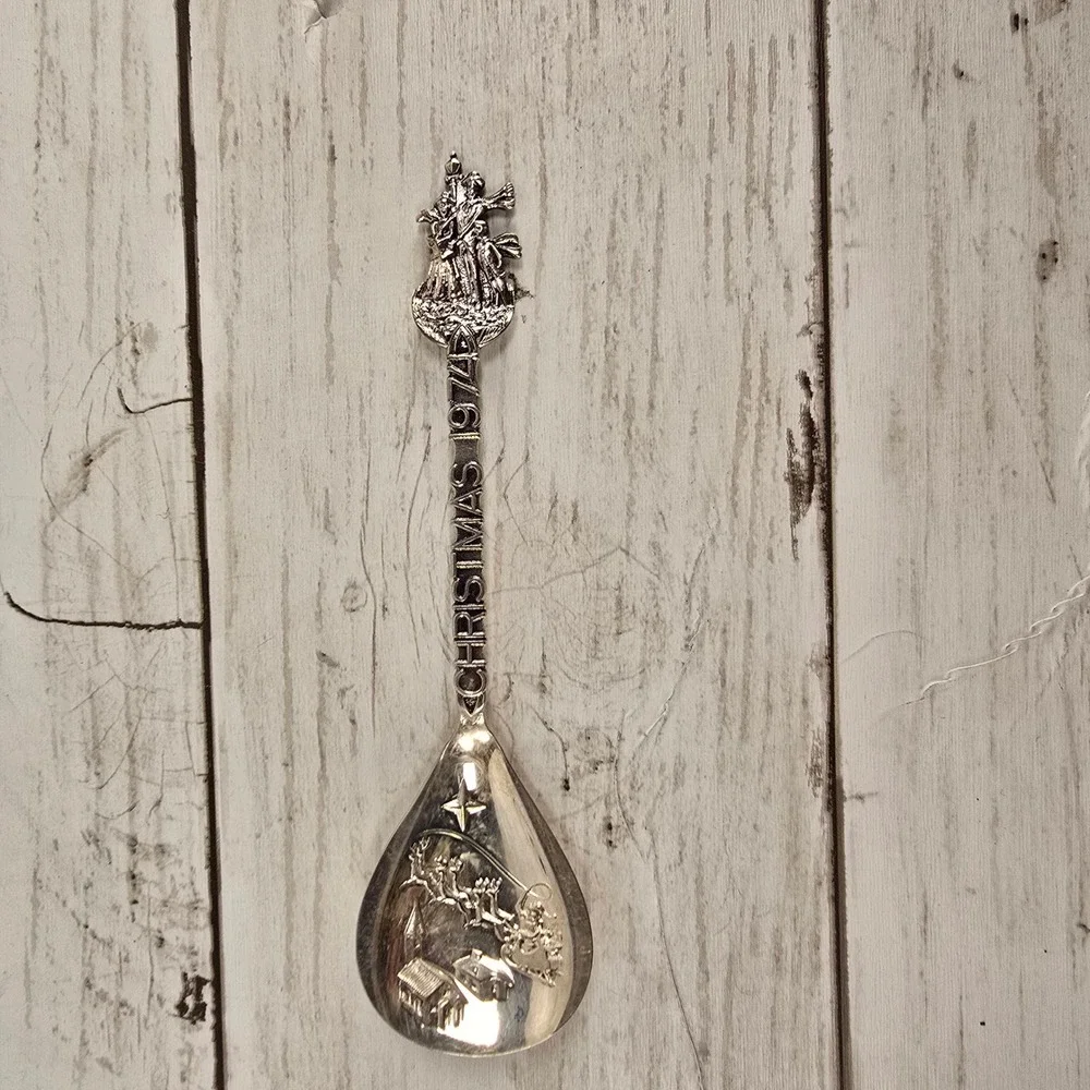 Vintage Christmas Souvenir Spoon Set 1972-1979 Silverplate Holiday‎ Collectibles